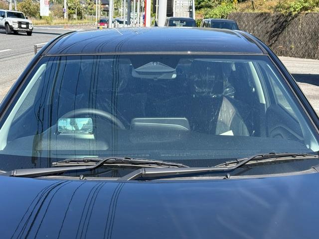 フロンクス ベースグレード　全方位モニター付メモリーナビ装着車　アダプティブクルーズコントロール　ステリモ　シートヒーター　パーキングセンサ―　ヘッドアップディスプレイ　スマートキー（8枚目）