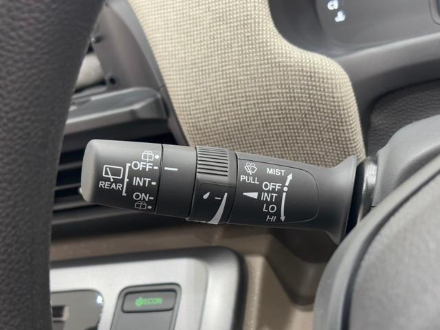 フリード エアー　ホンダセンシング　バックカメラ　サイドエアバック　フルＬＥＤヘッドライト　両側パワースライドドア　電子制御パーキングブレーキ　オートブレーキホールド　１５インチスチールホール（48枚目）