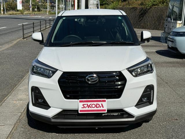 ロッキー プレミアムＧ　ワンセグナビ　バックカメラ　ＥＴＣ　ドライブレコーダー　衝突被害軽減ブレーキ　パーキングセンサ―　アダプティブクルーズコントロール　ステリモ　シートヒーター　電子パーキング　スマートキー（4枚目）