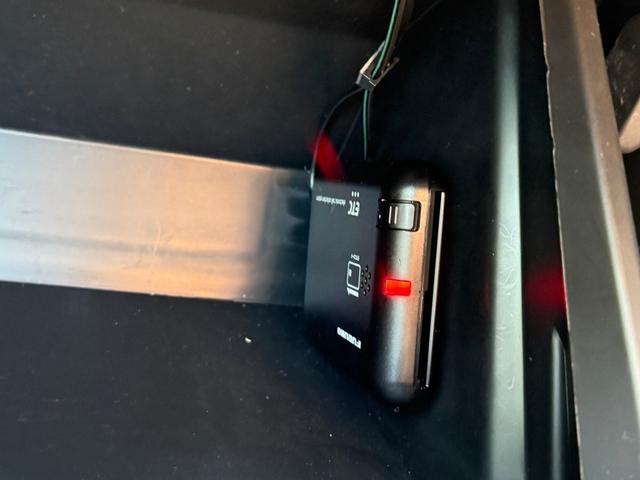 ロッキー プレミアムＧ　ワンセグナビ　バックカメラ　ＥＴＣ　ドライブレコーダー　衝突被害軽減ブレーキ　パーキングセンサ―　アダプティブクルーズコントロール　ステリモ　シートヒーター　電子パーキング　スマートキー（49枚目）