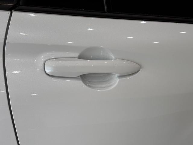 カローラクロス ハイブリッド　Ｚ　ディスプレイオーディオＰＬＵＳ　バックカメラ　ＥＴＣ２．０　パワーバックドア　電動パーキングブレーキ　ブレーキホールド　ＬＥＤヘッドランプ　レーダークルーズコントロール　１８インチアルミホイール（23枚目）