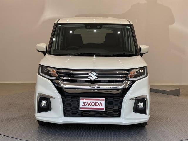 ソリオ ハイブリッドＭＺ　スズキセーフティサポート　ＬＥＤヘッドランプ　ＬＥＤフロントフォグランプ　パーソナルテーブル　スリムサーキュレーター　ヘッドアップディスプレイ　運転席・助手席シートヒーター　両側パワースライドドア（2枚目）