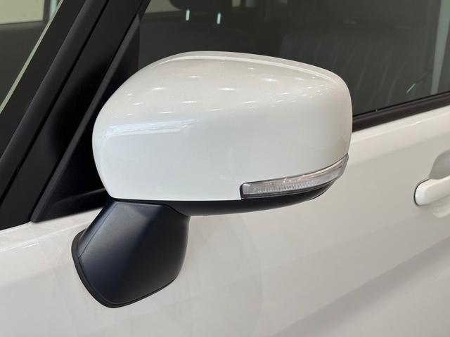 ソリオ ハイブリッドＭＺ　スズキセーフティサポート　ＬＥＤヘッドランプ　ＬＥＤフロントフォグランプ　パーソナルテーブル　スリムサーキュレーター　ヘッドアップディスプレイ　運転席・助手席シートヒーター　両側パワースライドドア（10枚目）