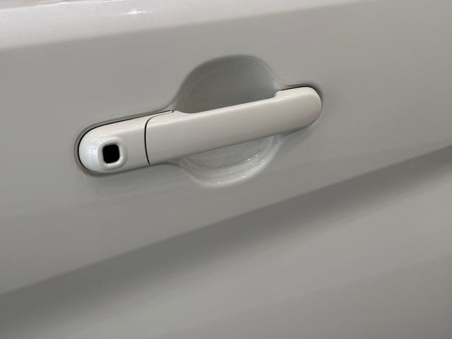 ソリオ ハイブリッドＭＺ　スズキセーフティサポート　ＬＥＤヘッドランプ　ＬＥＤフロントフォグランプ　パーソナルテーブル　スリムサーキュレーター　ヘッドアップディスプレイ　運転席・助手席シートヒーター　両側パワースライドドア（16枚目）