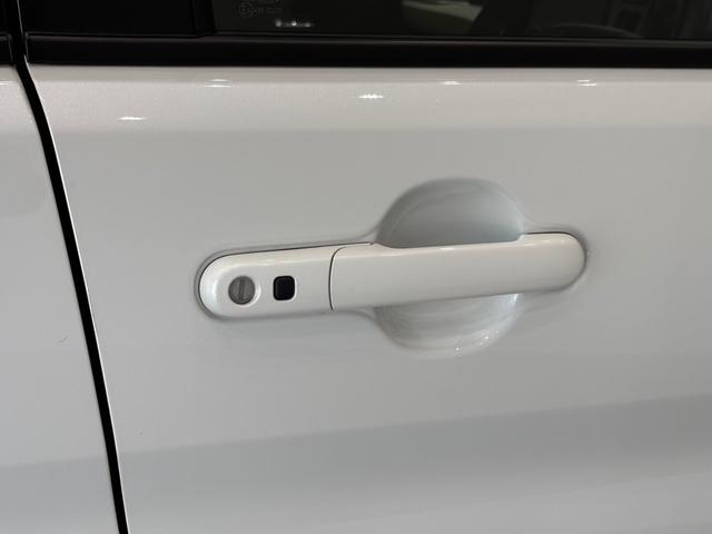 ソリオ ハイブリッドＭＺ　スズキセーフティサポート　ＬＥＤヘッドランプ　ＬＥＤフロントフォグランプ　パーソナルテーブル　スリムサーキュレーター　ヘッドアップディスプレイ　運転席・助手席シートヒーター　両側パワースライドドア（27枚目）