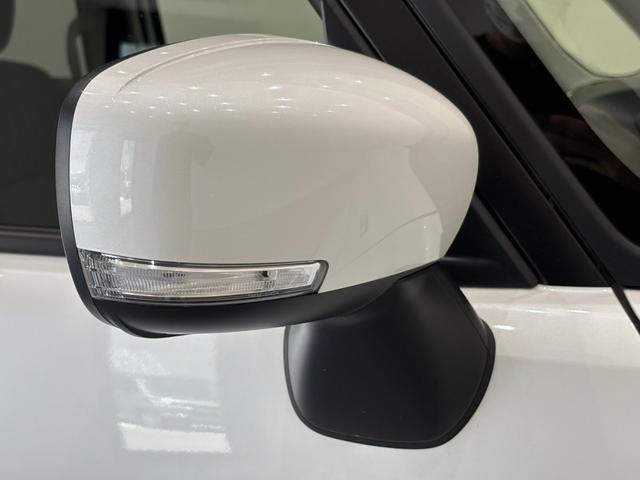 ソリオ ハイブリッドＭＺ　スズキセーフティサポート　ＬＥＤヘッドランプ　ＬＥＤフロントフォグランプ　パーソナルテーブル　スリムサーキュレーター　ヘッドアップディスプレイ　運転席・助手席シートヒーター　両側パワースライドドア（28枚目）