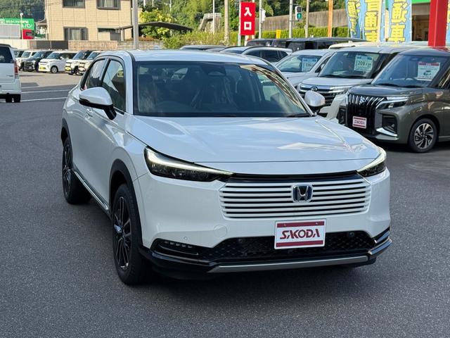 ヴェゼル ｅ：ＨＥＶ　Ｚ　ホンダセンシング　電子パーキング　シートヒーター　フルＬＥＤヘッドライト　ステアリングヒーター　ハンズフリーアクセスパワーテールゲート　本革巻ステアリングホイール　１８インチアルミホイール（3枚目）