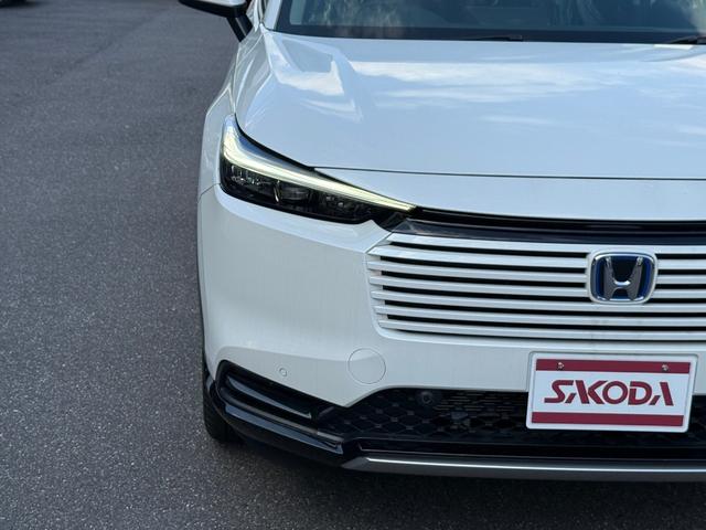 ヴェゼル ｅ：ＨＥＶ　Ｚ　ホンダセンシング　電子パーキング　シートヒーター　フルＬＥＤヘッドライト　ステアリングヒーター　ハンズフリーアクセスパワーテールゲート　本革巻ステアリングホイール　１８インチアルミホイール（4枚目）