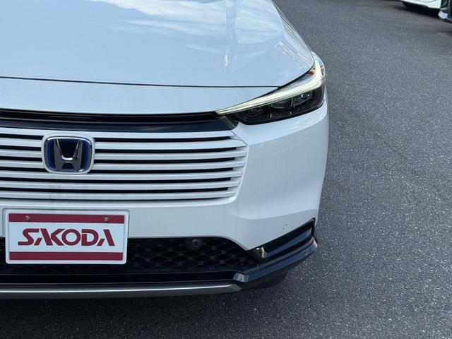 ヴェゼル ｅ：ＨＥＶ　Ｚ　ホンダセンシング　電子パーキング　シートヒーター　フルＬＥＤヘッドライト　ステアリングヒーター　ハンズフリーアクセスパワーテールゲート　本革巻ステアリングホイール　１８インチアルミホイール（5枚目）