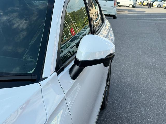 ヴェゼル ｅ：ＨＥＶ　Ｚ　ホンダセンシング　電子パーキング　シートヒーター　フルＬＥＤヘッドライト　ステアリングヒーター　ハンズフリーアクセスパワーテールゲート　本革巻ステアリングホイール　１８インチアルミホイール（9枚目）
