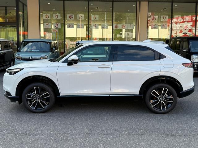 ヴェゼル ｅ：ＨＥＶ　Ｚ　ホンダセンシング　電子パーキング　シートヒーター　フルＬＥＤヘッドライト　ステアリングヒーター　ハンズフリーアクセスパワーテールゲート　本革巻ステアリングホイール　１８インチアルミホイール（12枚目）