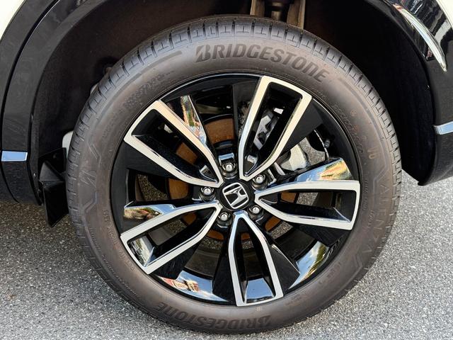 ヴェゼル ｅ：ＨＥＶ　Ｚ　ホンダセンシング　電子パーキング　シートヒーター　フルＬＥＤヘッドライト　ステアリングヒーター　ハンズフリーアクセスパワーテールゲート　本革巻ステアリングホイール　１８インチアルミホイール（13枚目）