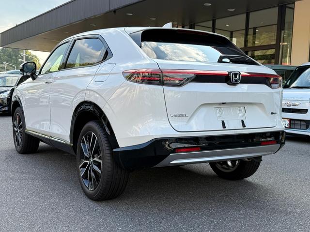 ヴェゼル ｅ：ＨＥＶ　Ｚ　ホンダセンシング　電子パーキング　シートヒーター　フルＬＥＤヘッドライト　ステアリングヒーター　ハンズフリーアクセスパワーテールゲート　本革巻ステアリングホイール　１８インチアルミホイール（15枚目）