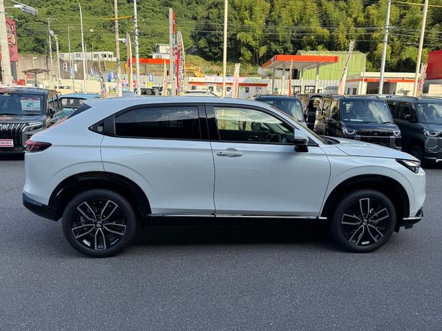 ヴェゼル ｅ：ＨＥＶ　Ｚ　ホンダセンシング　電子パーキング　シートヒーター　フルＬＥＤヘッドライト　ステアリングヒーター　ハンズフリーアクセスパワーテールゲート　本革巻ステアリングホイール　１８インチアルミホイール（18枚目）