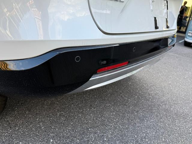 ヴェゼル ｅ：ＨＥＶ　Ｚ　ホンダセンシング　電子パーキング　シートヒーター　フルＬＥＤヘッドライト　ステアリングヒーター　ハンズフリーアクセスパワーテールゲート　本革巻ステアリングホイール　１８インチアルミホイール（20枚目）