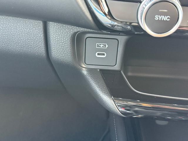 ヴェゼル ｅ：ＨＥＶ　Ｚ　ホンダセンシング　電子パーキング　シートヒーター　フルＬＥＤヘッドライト　ステアリングヒーター　ハンズフリーアクセスパワーテールゲート　本革巻ステアリングホイール　１８インチアルミホイール（35枚目）