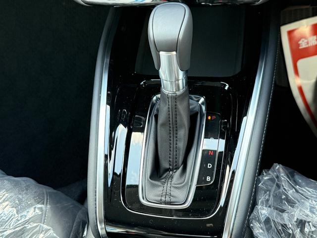 ヴェゼル ｅ：ＨＥＶ　Ｚ　ホンダセンシング　電子パーキング　シートヒーター　フルＬＥＤヘッドライト　ステアリングヒーター　ハンズフリーアクセスパワーテールゲート　本革巻ステアリングホイール　１８インチアルミホイール（36枚目）