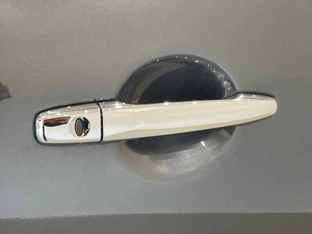 デリカＤ：５ Ｐ　４ＷＤ　フルセグナビ　バックカメラ　ＥＴＣ　ドライブレコーダー　両側電動スライドドア　アダプティブクルーズコントロール　ステリモ　電動リヤゲート　シートヒーター　スマートキー（17枚目）