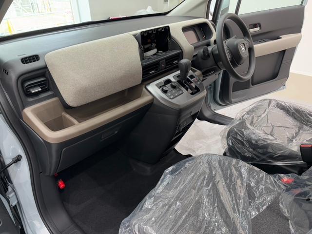 フリード エアー　クリアランスソナー　オートクルーズコントロール　レーンアシスト　衝突被害軽減システム　両側スライドドア　オートライト　ＬＥＤヘッドランプ　スマートキー　電動格納ミラー　ＣＶＴ　ＵＳＢ　盗難防止システム（56枚目）