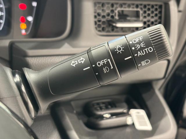 ステップワゴン スパーダ クリアランスソナー オートクルーズコントロール レーンアシスト 衝突被害軽減システム 両側電動スライドドア オートライト LEDヘッドランプ スマートキー 電動格納ミラー シートヒーター CVT(10枚目)