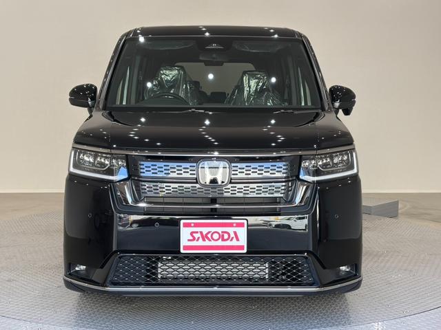 ステップワゴン スパーダ クリアランスソナー オートクルーズコントロール レーンアシスト 衝突被害軽減システム 両側電動スライドドア オートライト LEDヘッドランプ スマートキー 電動格納ミラー シートヒーター CVT(12枚目)