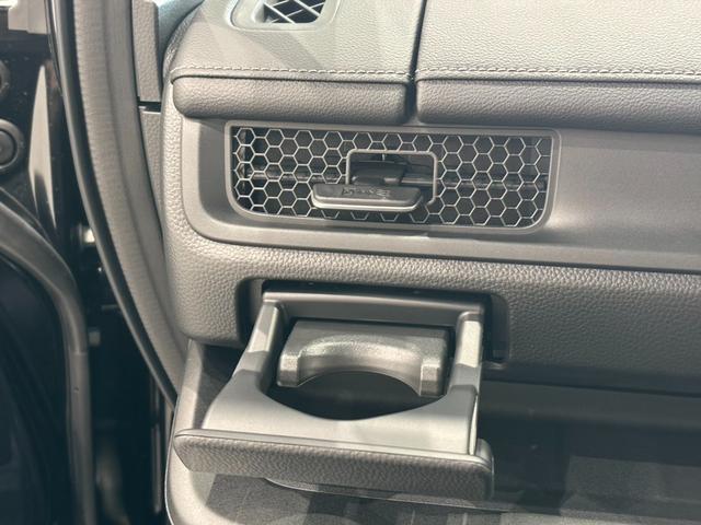 ステップワゴン スパーダ クリアランスソナー オートクルーズコントロール レーンアシスト 衝突被害軽減システム 両側電動スライドドア オートライト LEDヘッドランプ スマートキー 電動格納ミラー シートヒーター CVT(43枚目)