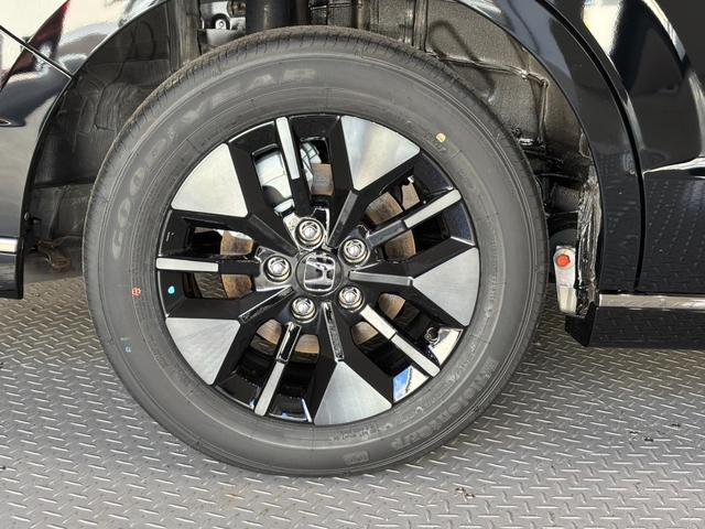 ステップワゴン スパーダ クリアランスソナー オートクルーズコントロール レーンアシスト 衝突被害軽減システム 両側電動スライドドア オートライト LEDヘッドランプ スマートキー 電動格納ミラー シートヒーター CVT(46枚目)