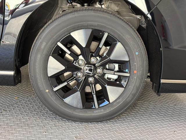 ステップワゴン スパーダ クリアランスソナー オートクルーズコントロール レーンアシスト 衝突被害軽減システム 両側電動スライドドア オートライト LEDヘッドランプ スマートキー 電動格納ミラー シートヒーター CVT(49枚目)