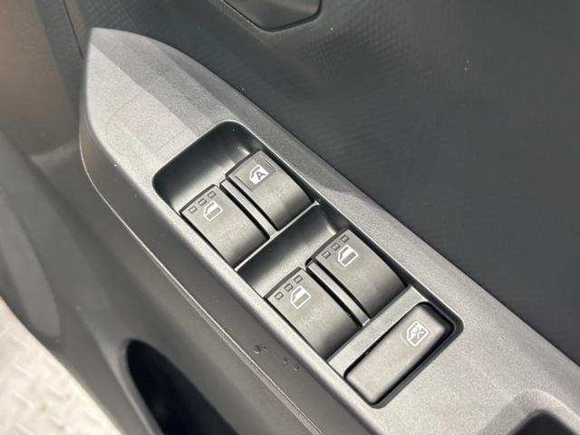 ミライース Ｌ　ＳＡＩＩＩ　クリアランスソナー　衝突被害軽減システム　オートマチックハイビーム　オートライト　キーレスエントリー　アイドリングストップ　ＣＶＴ　盗難防止システム　ＡＢＳ　ＥＳＣ　衝突安全ボディ　エアコン（11枚目）