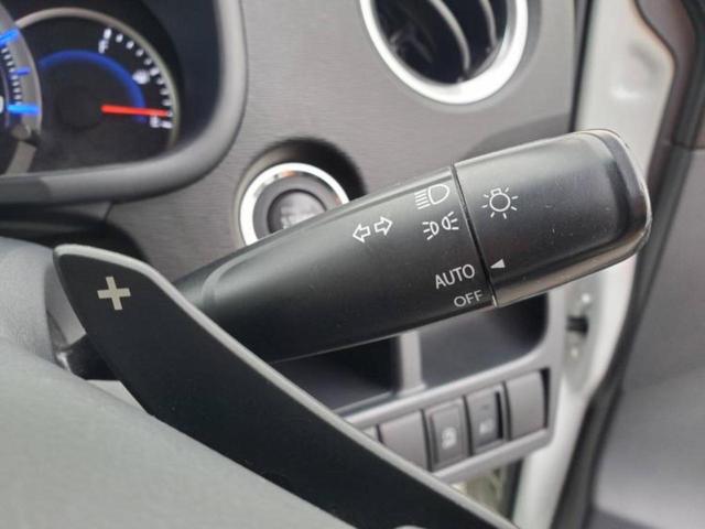 T ヘッドランプ HID/EBD付ABS/アイドリングストップ/ターボ/エアバッグ 運転席/エアバッグ 助手席/衝突安全ボディ/アルミホイール 純正 15インチ/エンジンスタートボタン/スマートキー(12枚目)