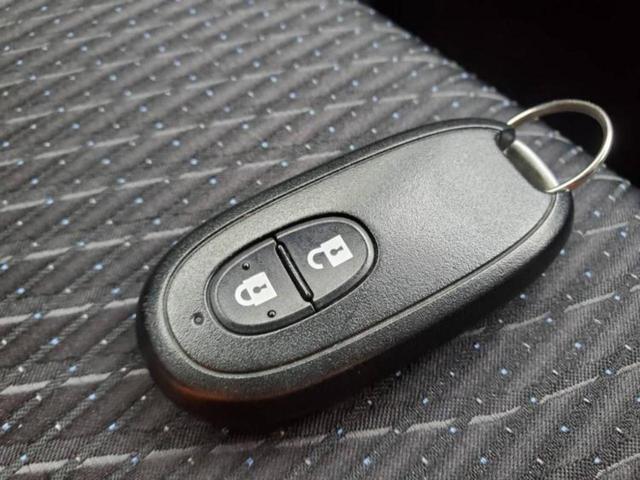 T ヘッドランプ HID/EBD付ABS/アイドリングストップ/ターボ/エアバッグ 運転席/エアバッグ 助手席/衝突安全ボディ/アルミホイール 純正 15インチ/エンジンスタートボタン/スマートキー(15枚目)