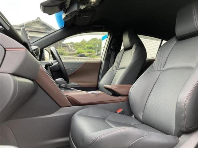 ハリアーハイブリッド Ｚレザーパッケージ　モデリスタエアロ／ＪＢＬ／ディスプレイオーディオ１２．３インチ／デジタルインナーミラー／トヨタセーフティセンス／シートヒーター　前席／パノラミックビューモニター／車線逸脱防止支援システム　全周囲カメラ（6枚目）
