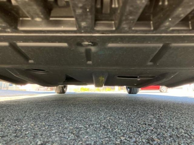 ノート Ｘ　保証書／衝突安全装置／車線逸脱防止支援システム／ＵＳＢジャック／ＥＢＤ付ＡＢＳ／横滑り防止装置／アイドリングストップ／エアバッグ　運転席／エアバッグ　助手席／エアバッグ　サイド／衝突安全ボディ（42枚目）
