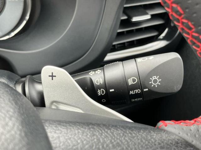 ハイラックス ４ＷＤ　Ｚ　ＧＲスポーツ　保証書／ディスプレイオーディオ＋ナビ８インチ／トヨタセーフティセンス／パノラミックビューモニター／車線逸脱防止支援システム／シート　ハーフレザー／ヘッドランプ　ＬＥＤ　衝突被害軽減システム　４ＷＤ（15枚目）