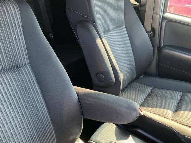 ヴォクシー ハイブリッドZSキラメキ2 新品タイヤ/保証書/純正 SDナビ/トヨタセーフティセンス/両側電動スライドドア/シートヒーター 前席/車線逸脱防止支援システム/ヘッドランプ LED/Bluetooth接続/ETC バックカメラ(32枚目)