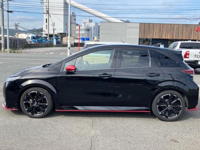 オーラ ニスモ　保証書／ディスプレイオーディオ＋ナビ９インチ／インテリジェントルームミラー／エマージェンシーブレーキ／シートヒーター　前席／全方位モニター／車線逸脱防止支援システム／プロパイロット　全周囲カメラ（2枚目）