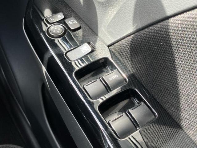 WECARSの展示場では実際に見て、触ってお車をお選びいただけます!知識の豊富な営業スタッフが様々なカーライフをご提案いたします!