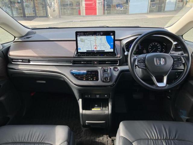 オデッセイハイブリッド eHEVアブソルート・EX 保証書/純正 11インチ SDナビ/フリップダウンモニター 純正 15.6インチ/ホンダセンシング/両側電動スライドドア/シートヒーター/マルチビューカメラシステム/車線逸脱防止支援システム 革シート(4枚目)