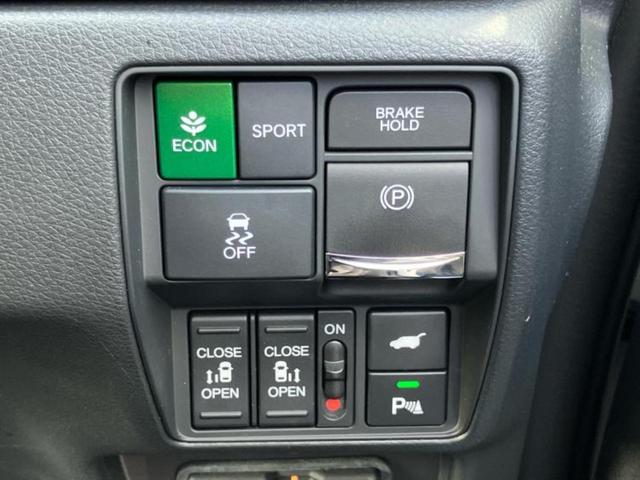 オデッセイハイブリッド eHEVアブソルート・EX 保証書/純正 11インチ SDナビ/フリップダウンモニター 純正 15.6インチ/ホンダセンシング/両側電動スライドドア/シートヒーター/マルチビューカメラシステム/車線逸脱防止支援システム 革シート(16枚目)