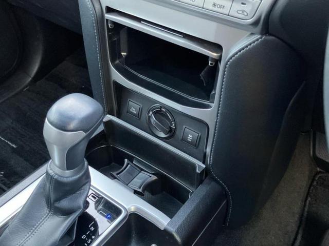 ランドクルーザープラド ４ＷＤ　ＴＸ　Ｌパッケージマットブラックエディション　サンルーフ／保証書／ディスプレイオーディオ＋ナビ９インチ／トヨタセーフティセンス／シートヒーター　前席／パノラミックビューモニター／車線逸脱防止支援システム／シート　フルレザー　革シート　全周囲カメラ（26枚目）