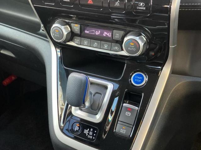 セレナ ｅパワーハイウェイスターＶ　保証書／社外　ＳＤナビ／後席モニター　社外　１１．６インチ／インテリジェントルームミラー／衝突安全装置／両側電動スライドドア／アラウンドビューモニター／車線逸脱防止支援システム／プロパイロット　ＥＴＣ（12枚目）