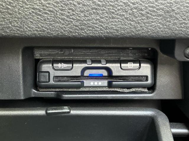 セレナ ｅパワーハイウェイスターＶ　保証書／社外　ＳＤナビ／後席モニター　社外　１１．６インチ／インテリジェントルームミラー／衝突安全装置／両側電動スライドドア／アラウンドビューモニター／車線逸脱防止支援システム／プロパイロット　ＥＴＣ（15枚目）