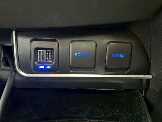 Ｃ－ＨＲ Ｇ　新品タイヤ／保証書／社外　９インチ　ＳＤナビ／トヨタセーフティセンス／シートヒーター　前席／車線逸脱防止支援システム／シート　ハーフレザー／ヘッドランプ　ＬＥＤ／Ｂｌｕｅｔｏｏｔｈ接続　バックカメラ（13枚目）