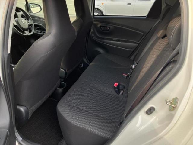 ヴィッツ Ｆ　新品タイヤ／保証書／社外　ＳＤナビ／Ｂｌｕｅｔｏｏｔｈ接続／ＥＴＣ／ＥＢＤ付ＡＢＳ／横滑り防止装置／アイドリングストップ／ワンセグＴＶ／エアバッグ　運転席／エアバッグ　助手席／衝突安全ボディ（7枚目）