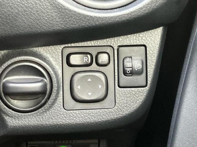 ヴィッツ Ｆ　新品タイヤ／保証書／社外　ＳＤナビ／Ｂｌｕｅｔｏｏｔｈ接続／ＥＴＣ／ＥＢＤ付ＡＢＳ／横滑り防止装置／アイドリングストップ／ワンセグＴＶ／エアバッグ　運転席／エアバッグ　助手席／衝突安全ボディ（15枚目）