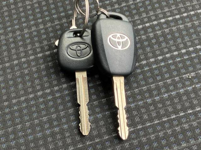 ヴィッツ Ｆ　新品タイヤ／保証書／社外　ＳＤナビ／Ｂｌｕｅｔｏｏｔｈ接続／ＥＴＣ／ＥＢＤ付ＡＢＳ／横滑り防止装置／アイドリングストップ／ワンセグＴＶ／エアバッグ　運転席／エアバッグ　助手席／衝突安全ボディ（20枚目）