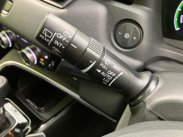 ヴェゼル ｅＨＥＶ　Ｚ　新品タイヤ／無限エアロ／保証書／純正　９インチ　ＳＤナビ／ホンダセンシング／シートヒーター　前席／車線逸脱防止支援システム／シート　ハーフレザー／電動バックドア／ドライブレコーダー　前後　フルエアロ（17枚目）