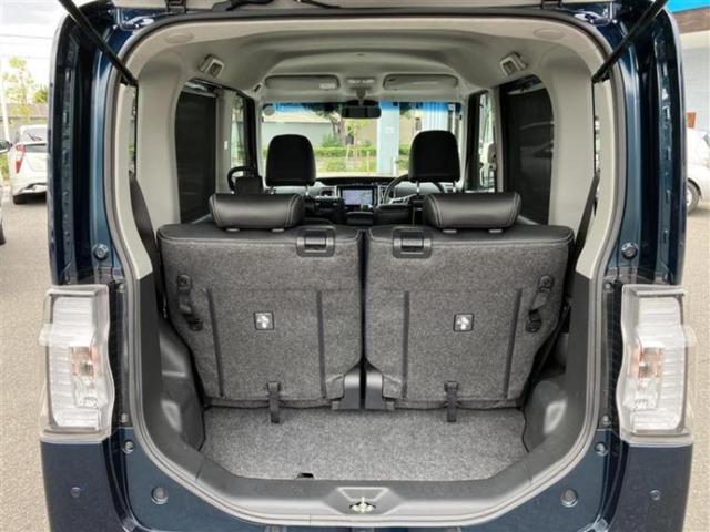 WECARSでは各商談席に大型モニターをご用意しております!見やすい大画面でゆったりと全国の在庫をご覧いただけます!是非ご来店お待ちしております!