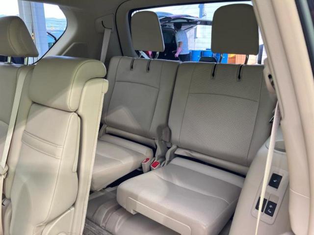 ランドクルーザープラド 4WD TX Lパッケージマットブラックエディション サンルーフ/保証書/純正 9インチ SDナビ/衝突安全装置/シートヒーター/車線逸脱防止支援システム/シート フルレザー/ヘッドランプ LED/ETC/EBD付ABS/横滑り防止装置 革シート 4WD(19枚目)