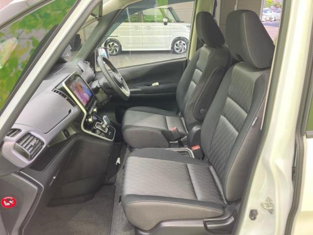 ＷＥＣＡＲＳでは各商談席に大型モニターをご用意しております！見やすい大画面でゆったりと全国の在庫をご覧いただけます！是非ご来店お待ちしております！